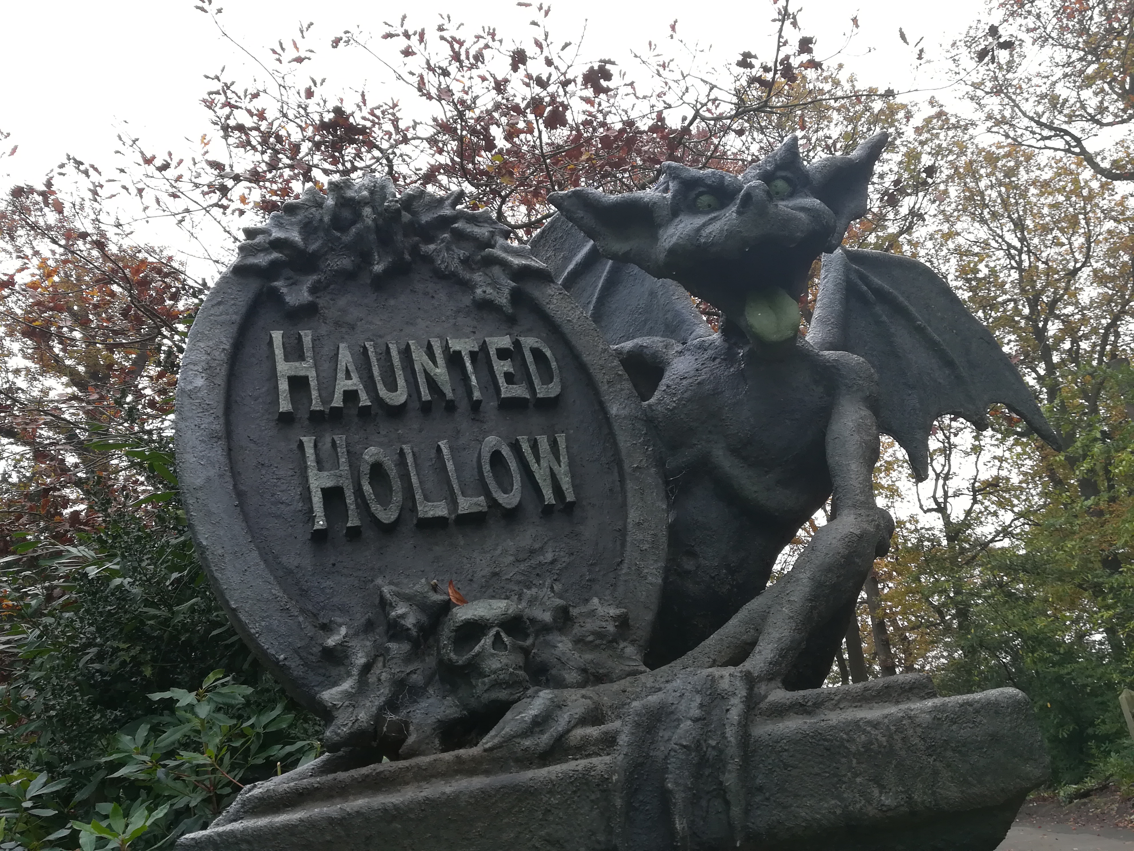 Haunted Hollows - entrance
