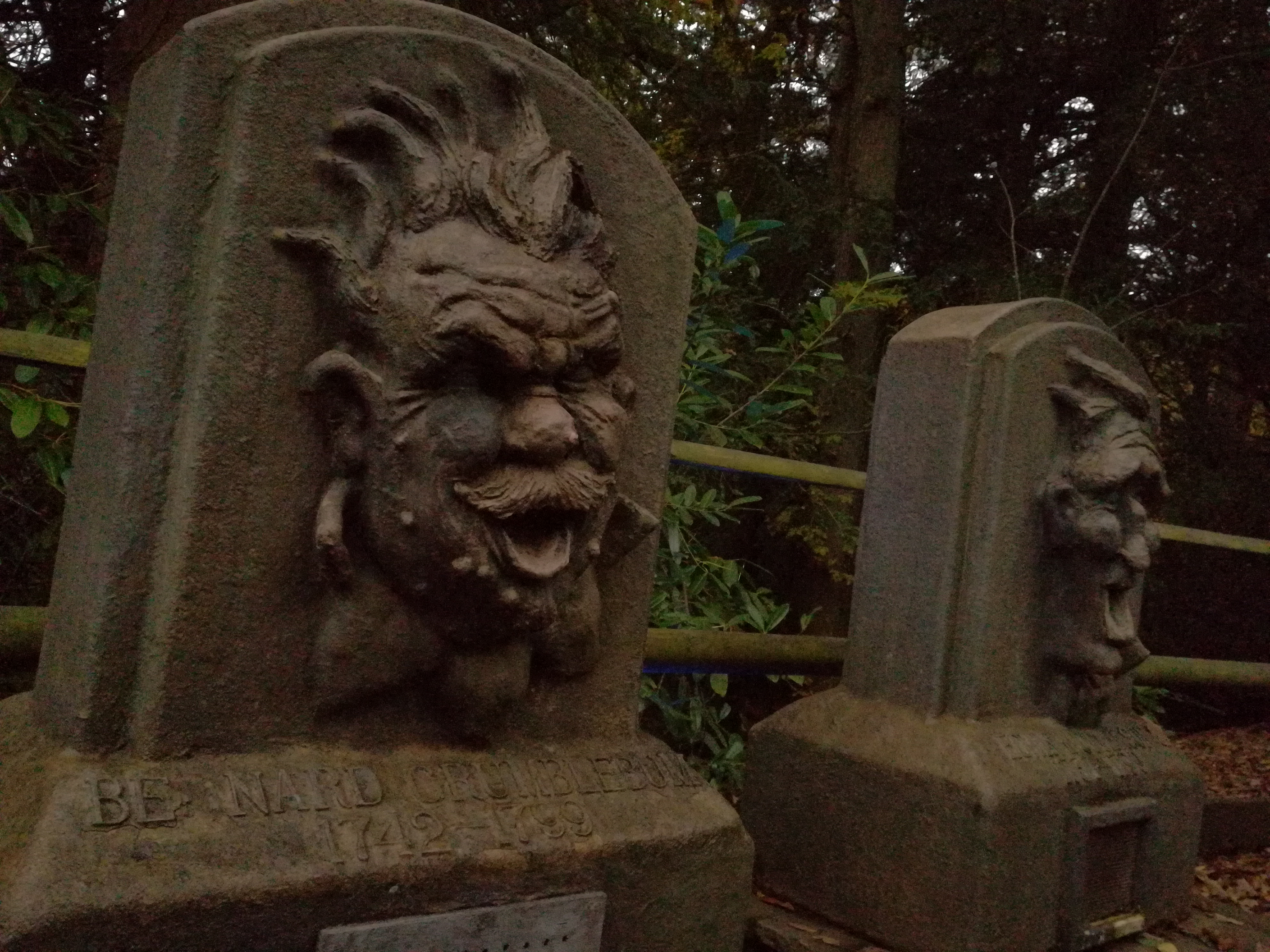 Haunted Hollows - gravestones