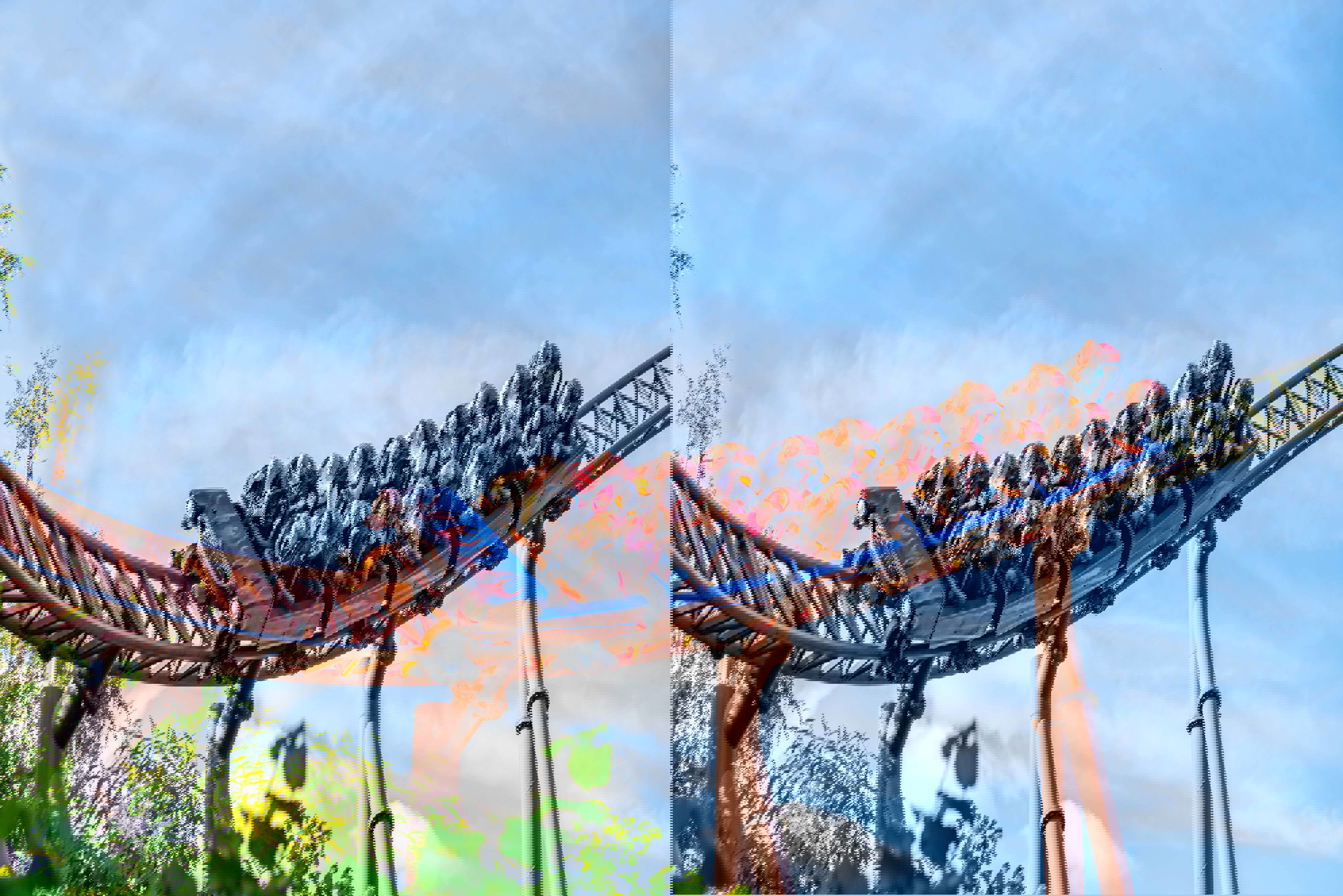 www.altontowers.com