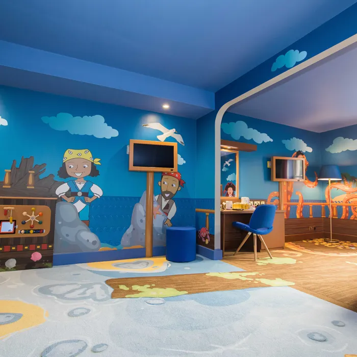 Swashbuckle suite Wide